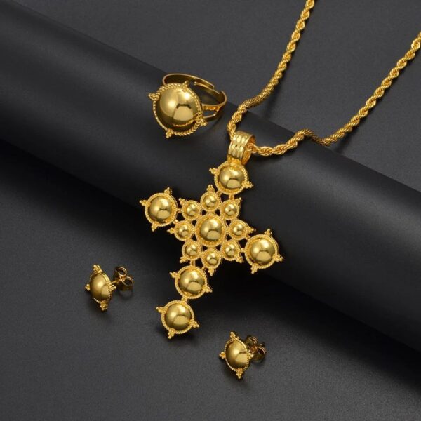 Elegant Cross Pendant Jewelry Set - Image 3